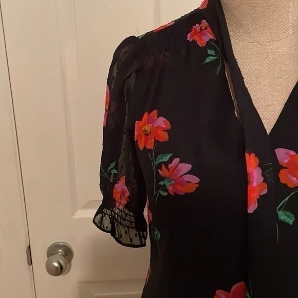 DKNY Dress Size 8 Navy Floral Chiffon Tie Neck Short Sleeve - Picture 4 of 12